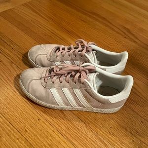 Adidas Gazelle, Pink, Size 4 (Big Kids)